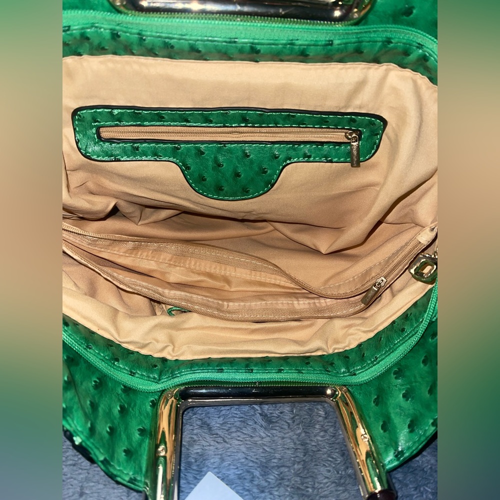 🤑3/$18 Faux Ostrich Purse - Picture 5 of 7